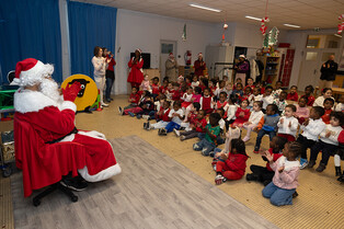 251218 Le père Noël à l'école Casanova