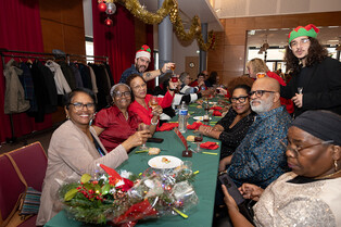 251212 Repas de Noël à l'espace Louise-Voëlckel