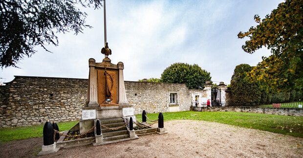 Monument aux morts du cimetière de Bonneuil-sur-Marne