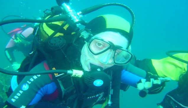 Plongeur sous l'eau