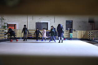 251219 Patinoire au Village de Noël