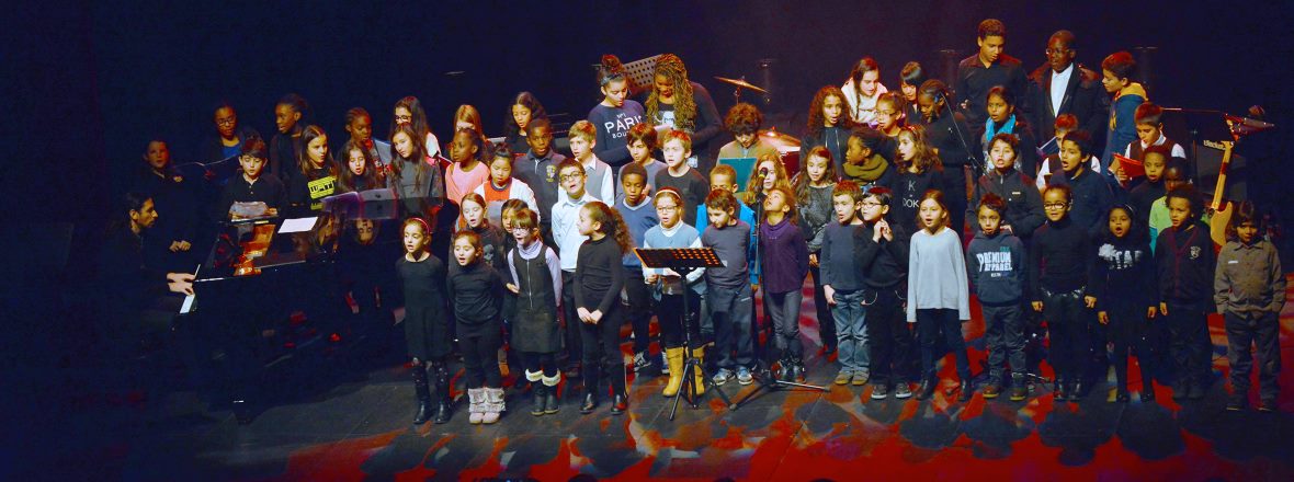 Chorale du conservatoire lors d'un concert à la salle Gérard-Philipe